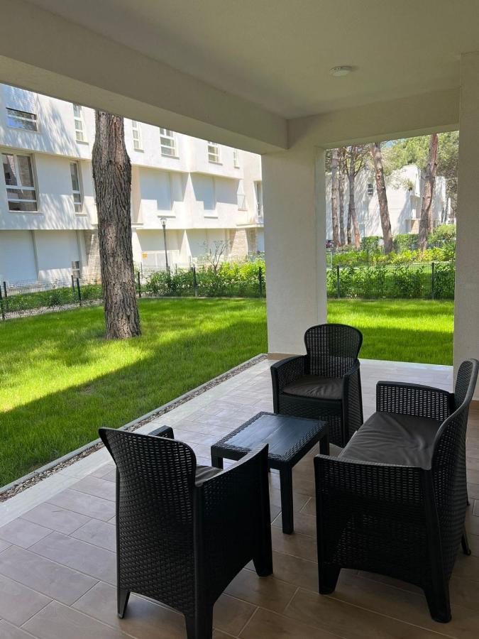 Pine Apartments At San Pietro Resort Durres Bagian luar foto