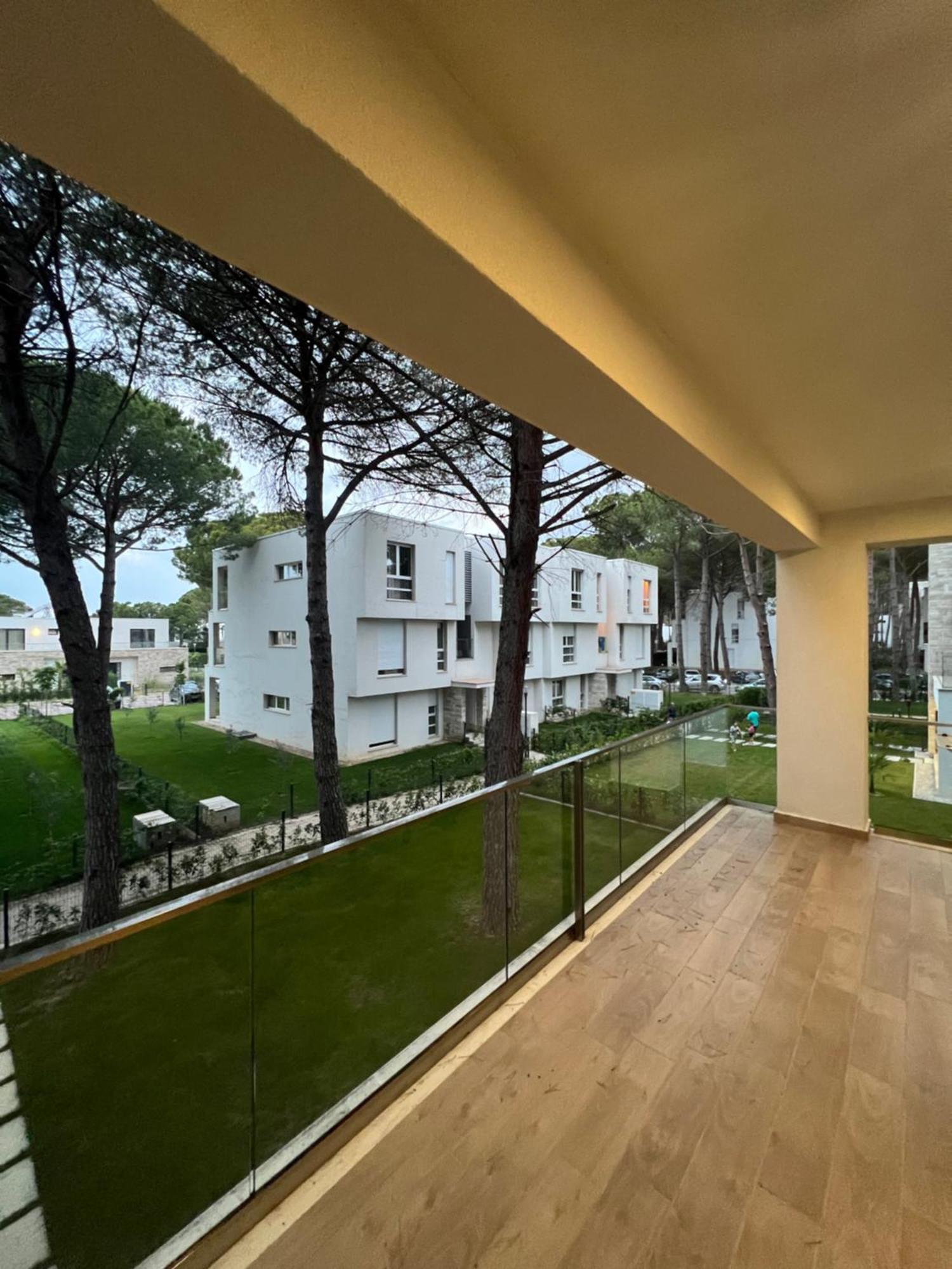 Pine Apartments At San Pietro Resort Durres Bagian luar foto