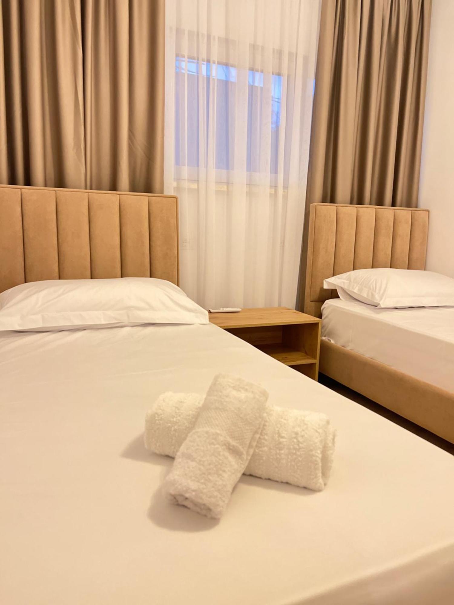 Pine Apartments At San Pietro Resort Durres Bagian luar foto
